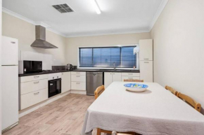 4-Bedroome home, new bathrooms and close to town, Kalgoorlie